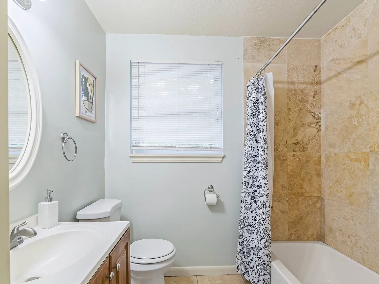4 bed, 4.0 bath, 2144 sqft, $546 — Photo 4