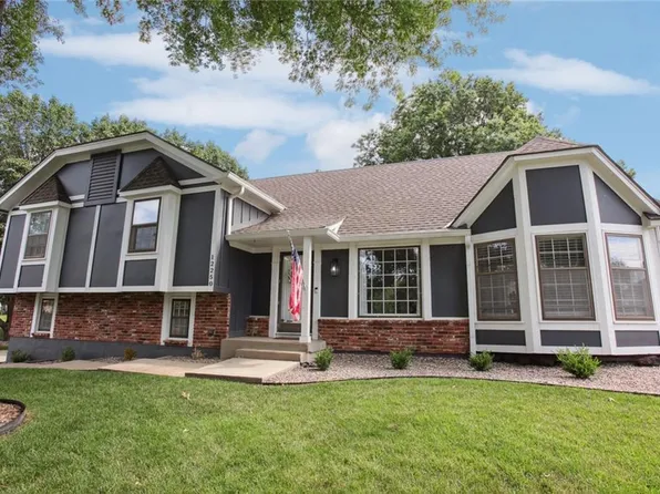 12250 W 105th St, Overland Park, KS 66215