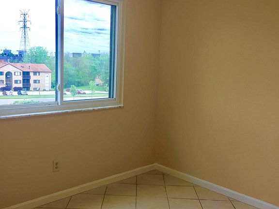 5th image of 9511 Woodland Hills Drive # Fl 2nd