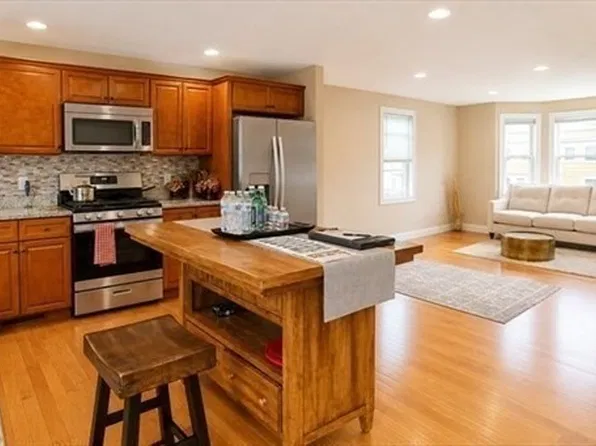 82 Franklin St #82, Haverhill, MA 01830