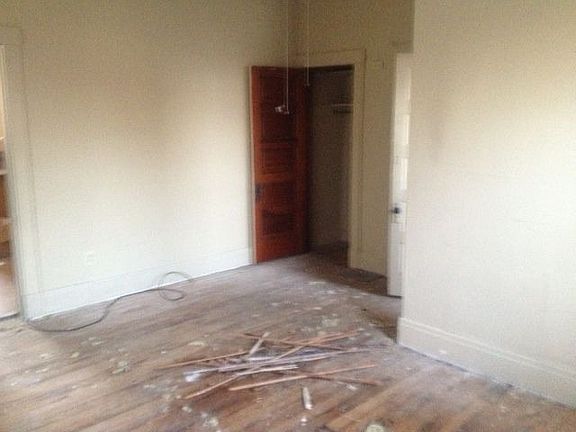 5th image of 10118 Grandview Ave