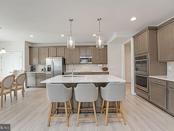 3rd image of 11602 Robin Woods Cir