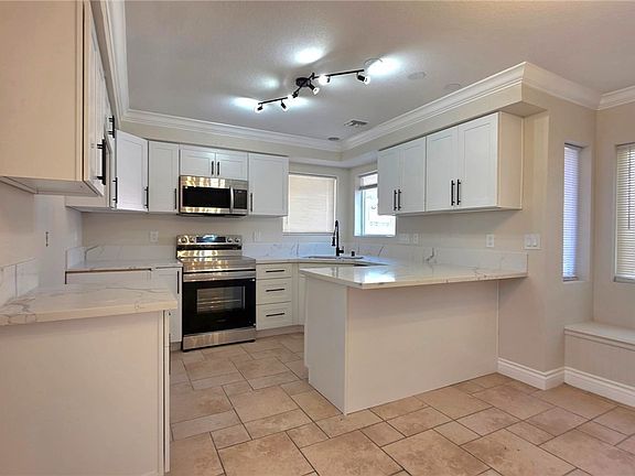 4th image of 2155 Athol Way