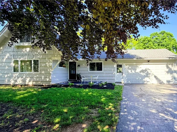 15 Bellmawr Dr, Rochester, NY 14624