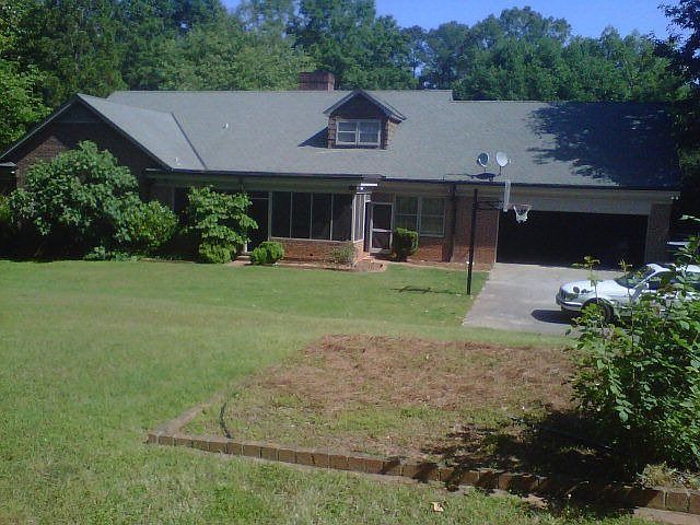 2nd image of 105 Wendover Rd