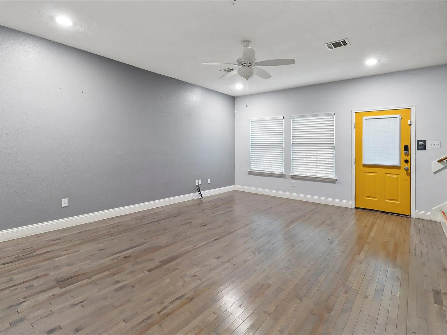4 bed, 3.0 bath, 1990 sqft, $2,400 — Photo 4