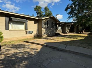 2805 W 11th St #3, Plainview, TX 79072