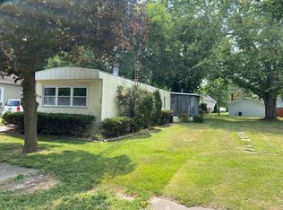 618 Sanford Ave, Nokomis, IL 62075