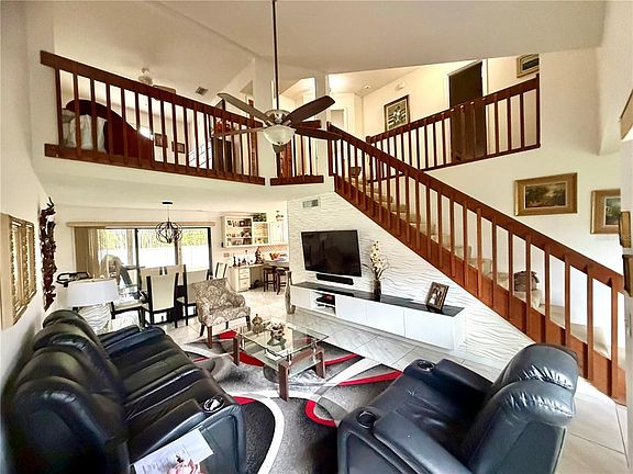 4th image of 2139 Balboa Way