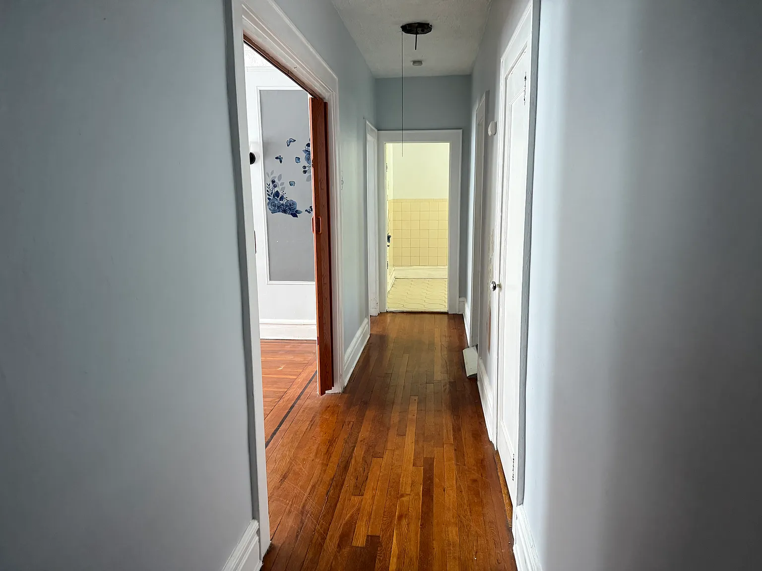 264 Davis Ave — Photo 3