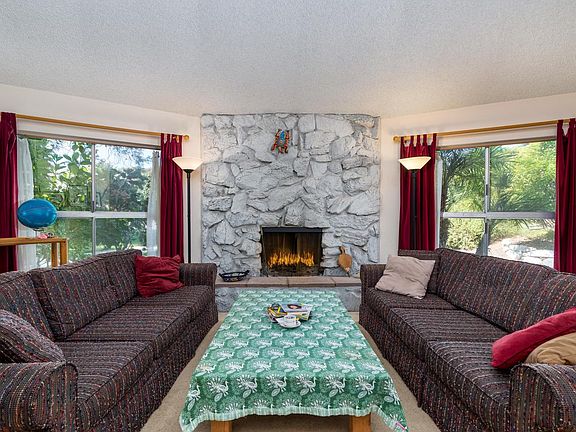 3rd image of 255 Camarillo Dr