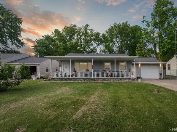 4930 Center St, Millington, MI 48746