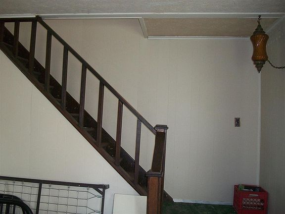 5th image of 410 Pearl St