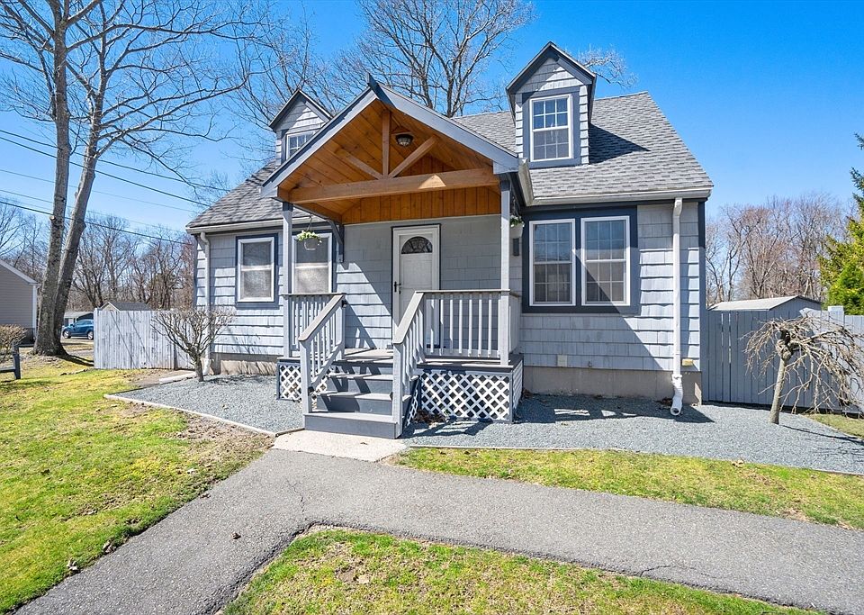 77 Oak St, North Attleboro, MA 02760 Zillow