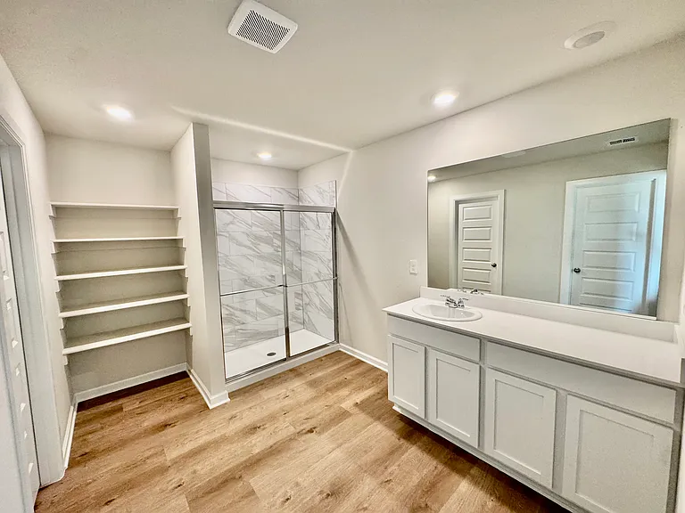 6100 Blackwood Ct — Photo 15