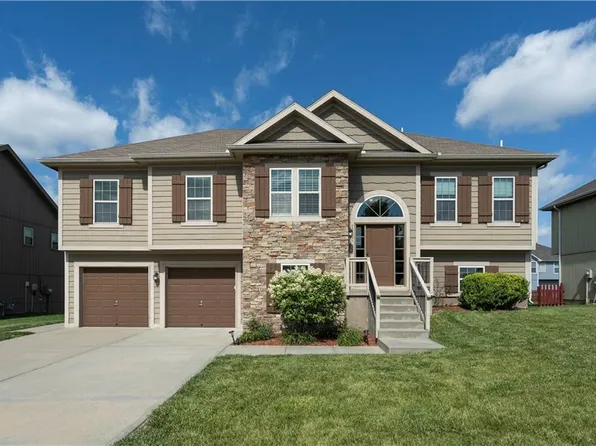 10806 N Palmer Ave, Kansas City, MO 64157