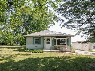 156 Green St, Center Point, IA 52213