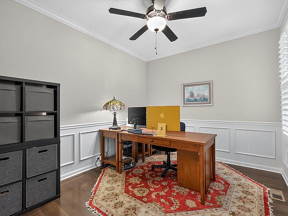 4th image of 7541 Devonshire Dr
