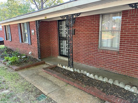 2nd image of 1369 Ivy Rd