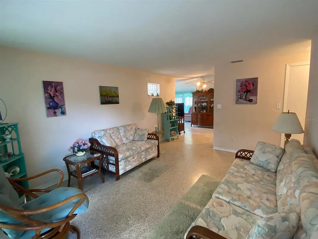 2 bed, 970 sqft, $2,600 — Photo 2