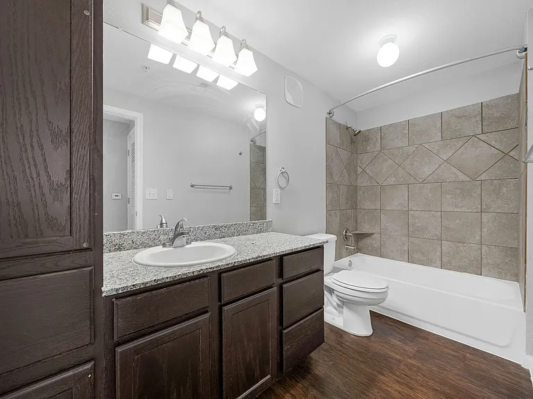 Orchard Grove Apartments — Photo 20