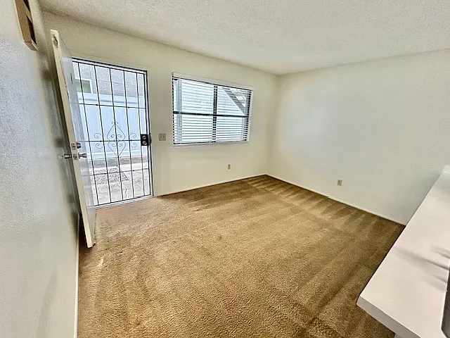 4084 Iowa St #4 — Photo 2