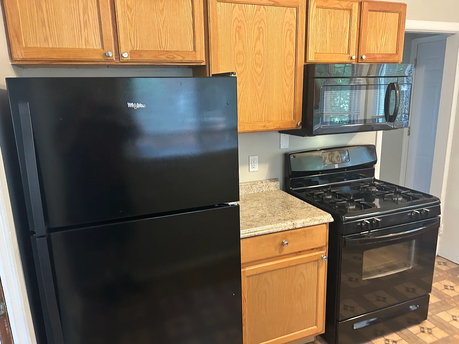 3 bed, 1.5 bath, 1068 sqft, $1,750 — Photo 3