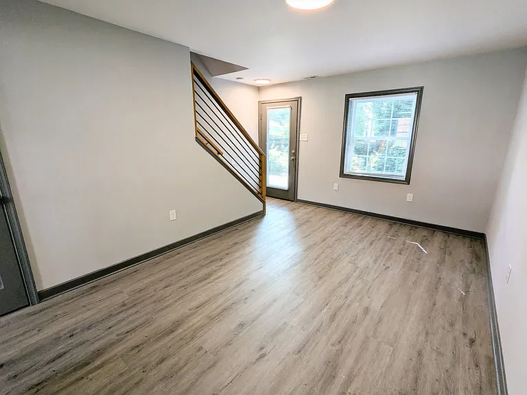 LIV Lakeview — Photo 13