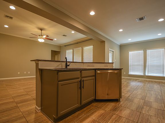 3rd image of 7712 Kendall Hill Dr