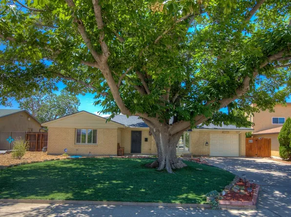 6853 Mossman Pl NE, Albuquerque, NM 87110