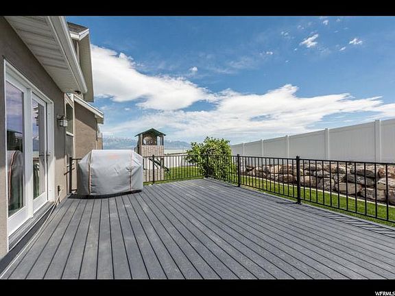 5th image of 441 W Cimarron Ave