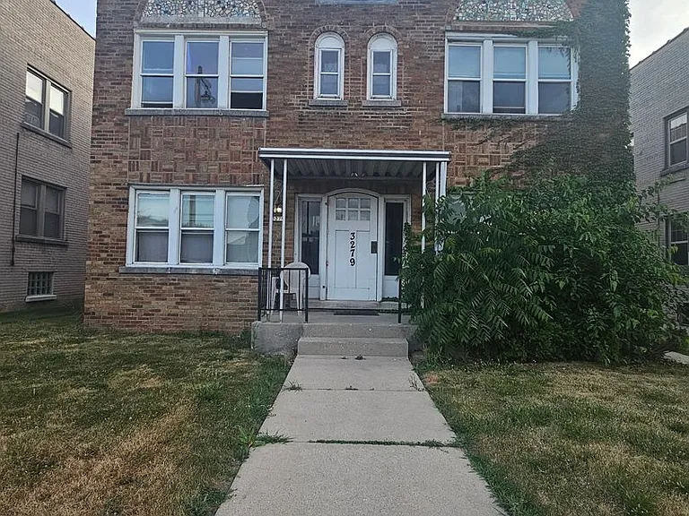 3279 S Kinnickinnic Ave. (6 Unit) — Photo 1