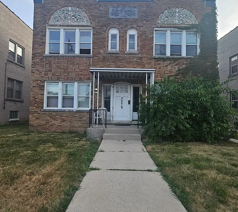 3279 S Kinnickinnic Ave. (6 Unit)