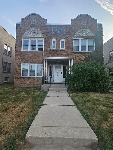 3279 S Kinnickinnic Ave. (6 Unit) Photo 1