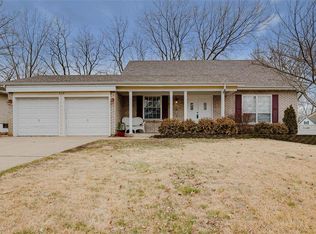 112 Julie Ln, Saint Peters, MO