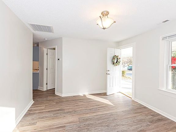 3rd image of 2204 Rawson St