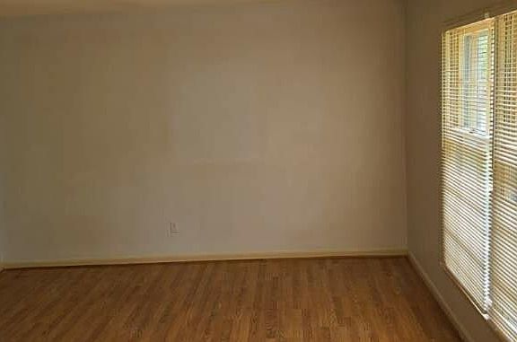 3rd image of 4604A Lawndale Dr