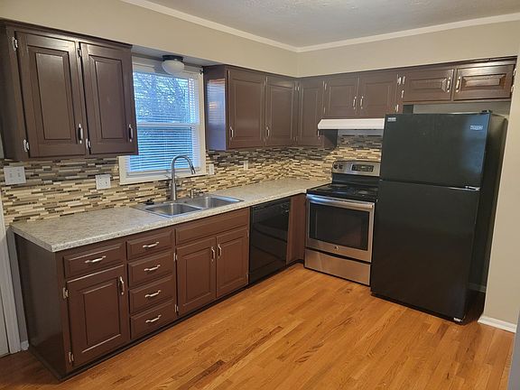 3rd image of 12934 Beacon Ave