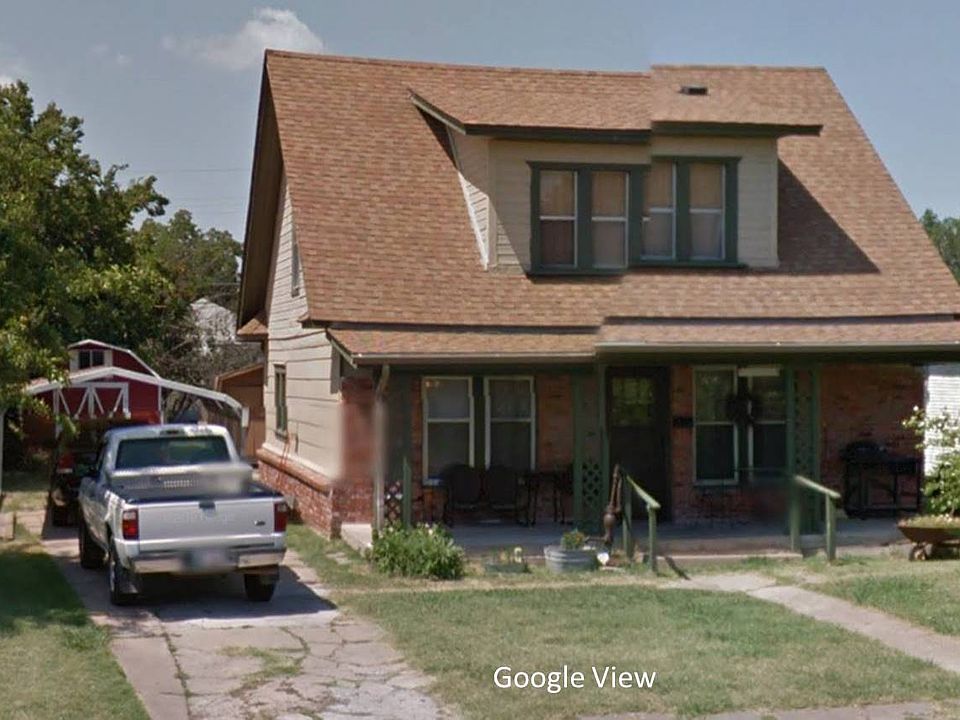 2nd image of 832 E Moses St