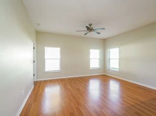 813 Coade Stone Dr, Seffner, FL 33584