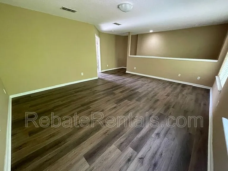 8907 Hampton Landing Dr E — Photo 49