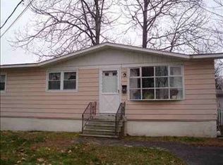 1924 Woodlawn St, Schenectady, NY 12306