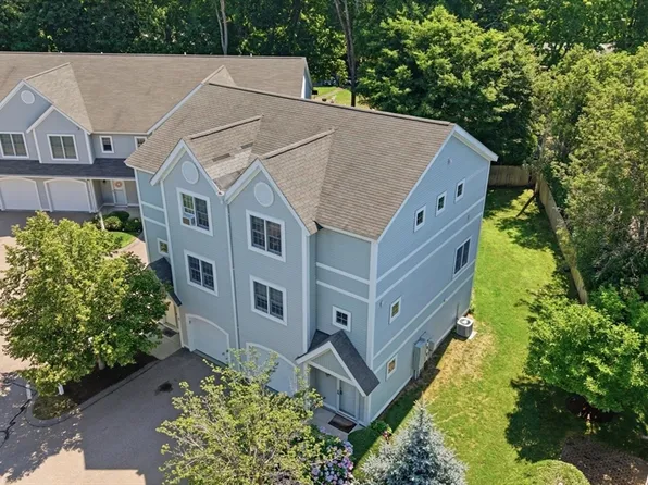 140 Commonwealth Ave #7, North Attleboro, MA 02760