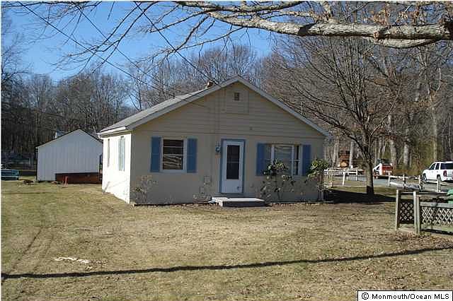 2nd image of 17 Yellow Brook Road