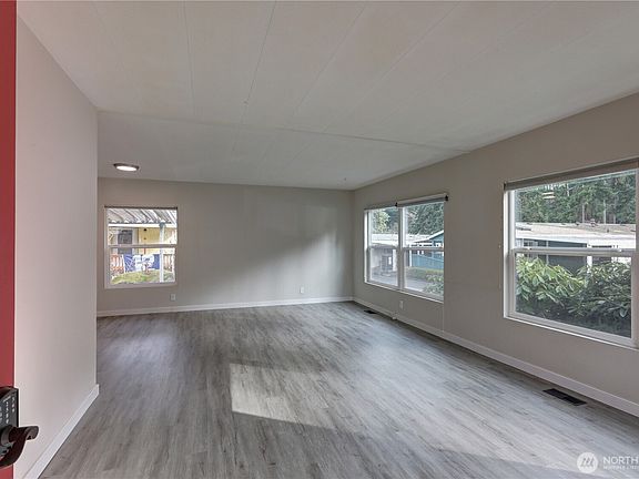 5th image of 11415 127th Street E #186