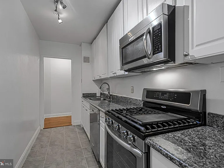 4000 Tunlaw Rd NW #419 — Photo 7