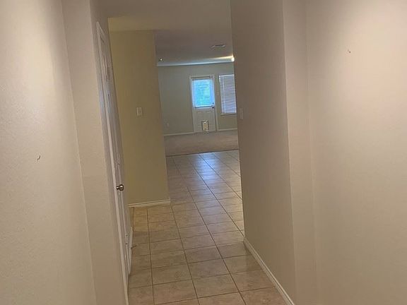 4th image of 209 W Orion Dr