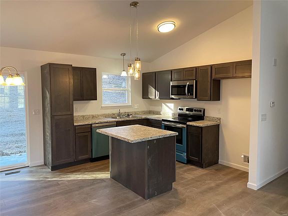 4th image of 8571 Stone Mountain Ct