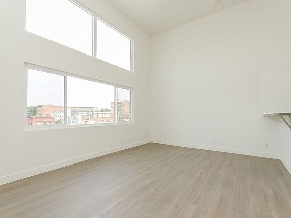 4th image of 321 S Berendo St APT 306