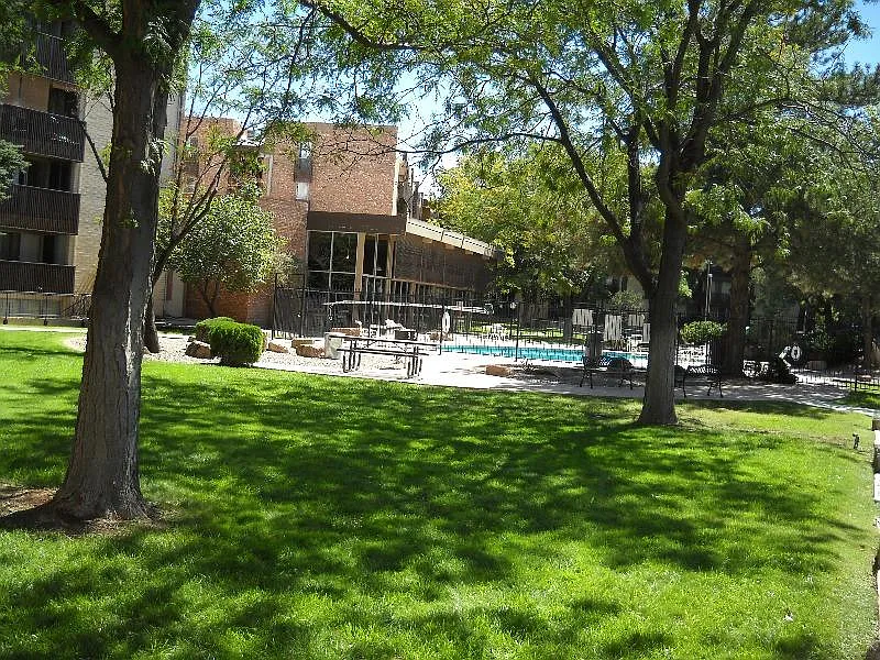 Villa Apartments — Photo 3